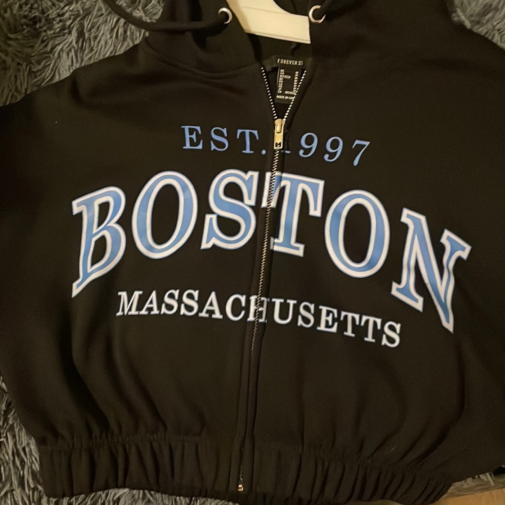 crop top zip up hoodie
